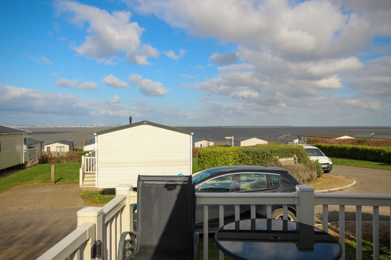 Willerby Brockenhurst 2016 at Allhallows, Kent. 3 bedrooms, decking, DG/CH