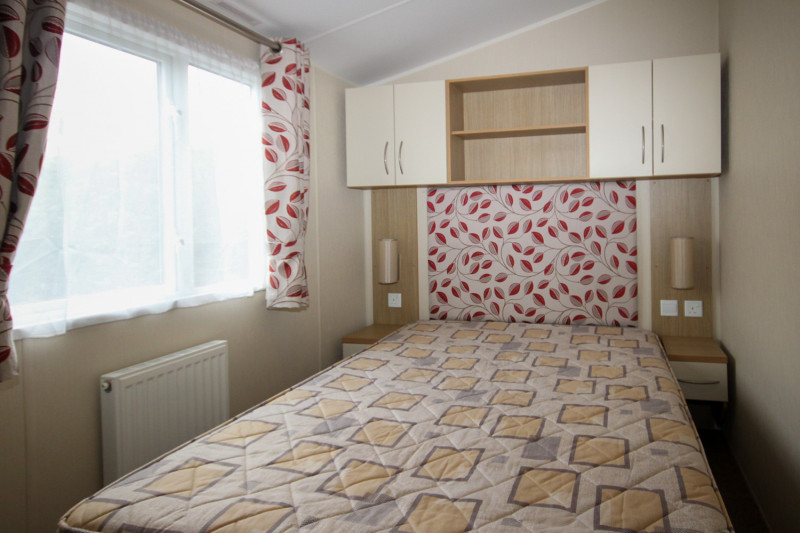 Willerby Brockenhurst 2016 at Allhallows, Kent. 3 bedrooms, decking, DG/CH