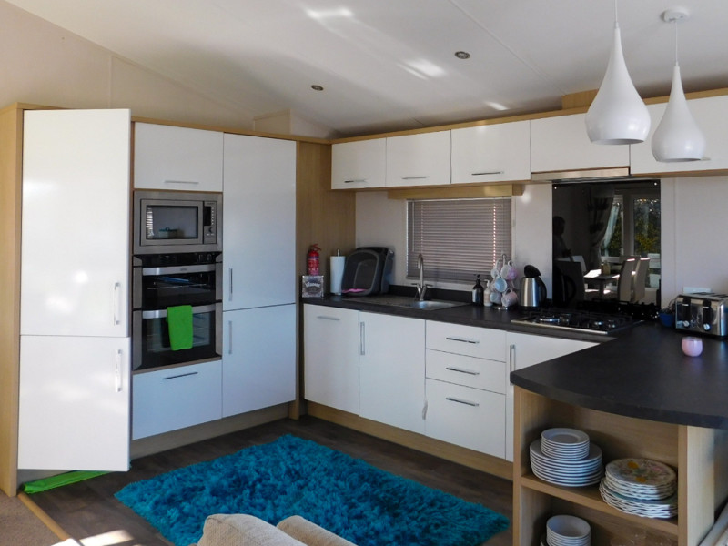 Willerby Pinehurst Lodge 2016 at Romney Sands, Kent. Beautiful lakeside pitch