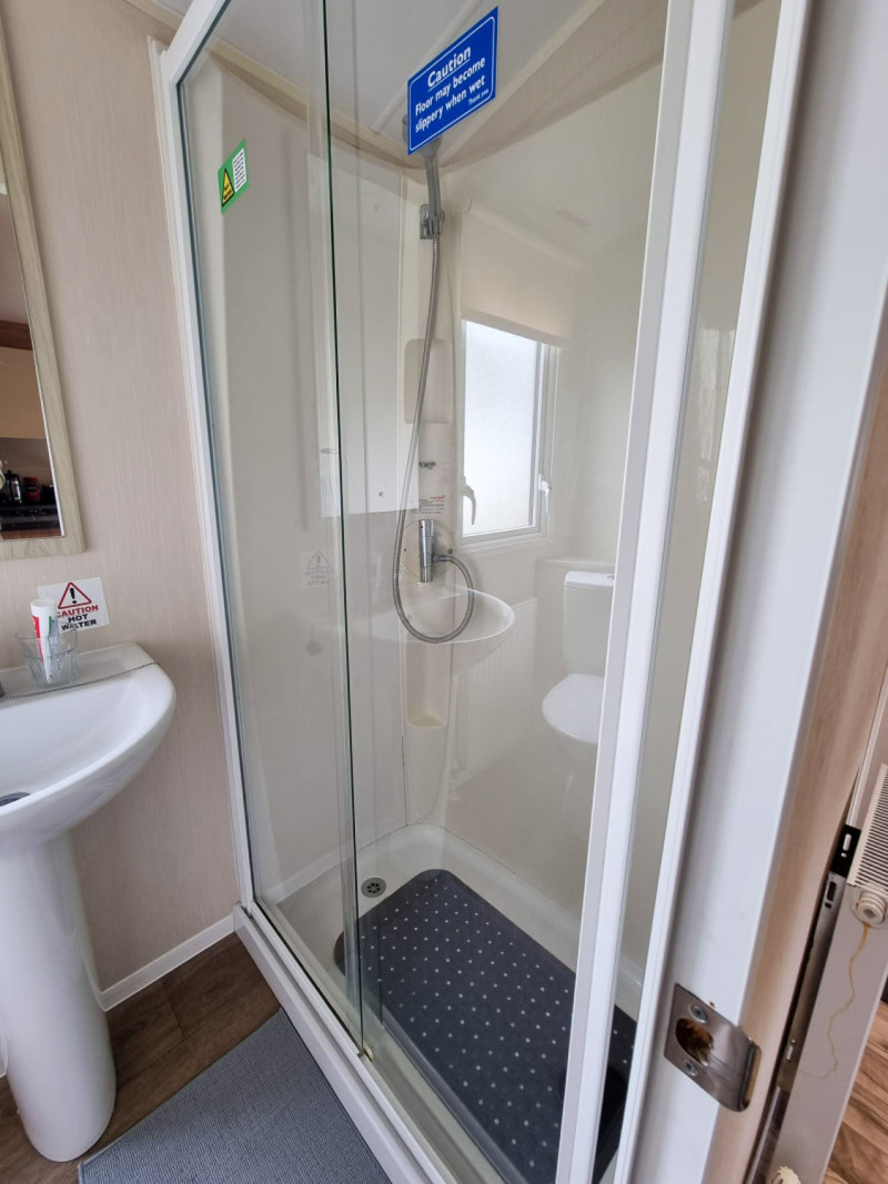 2017 Willerby Lymington 4 bed at New Beach, Dymchurch, Kent