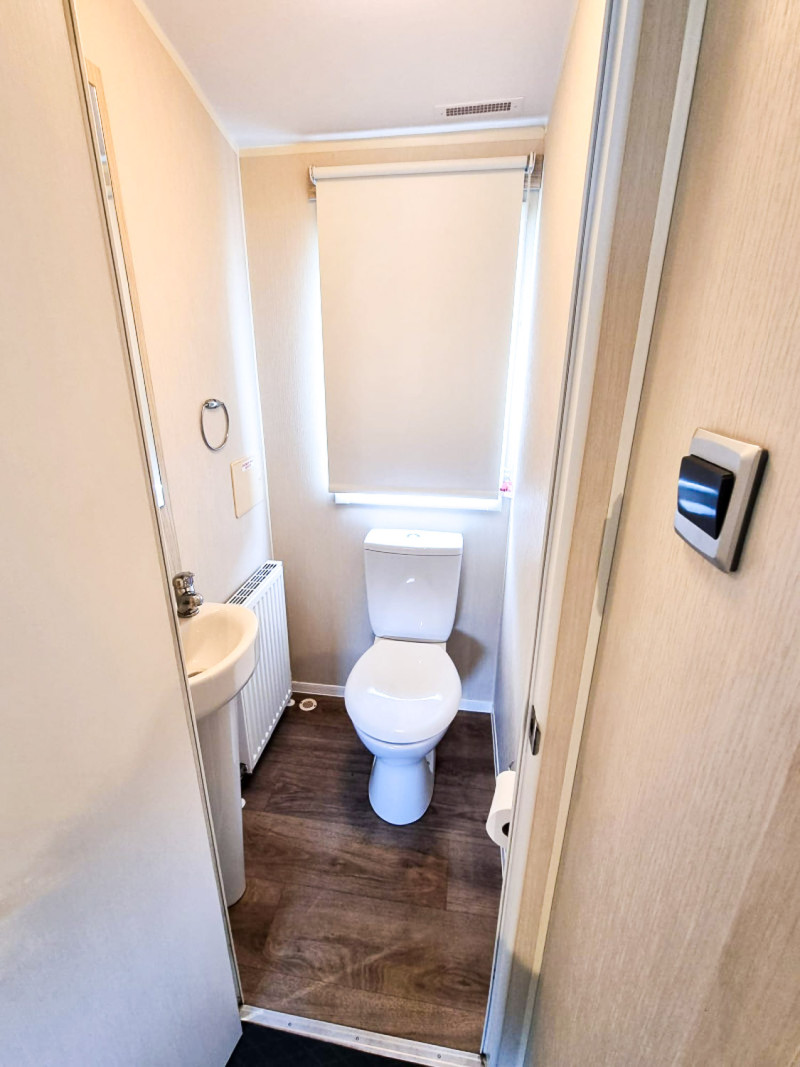 2017 Willerby Lymington 4 bed at New Beach, Dymchurch, Kent