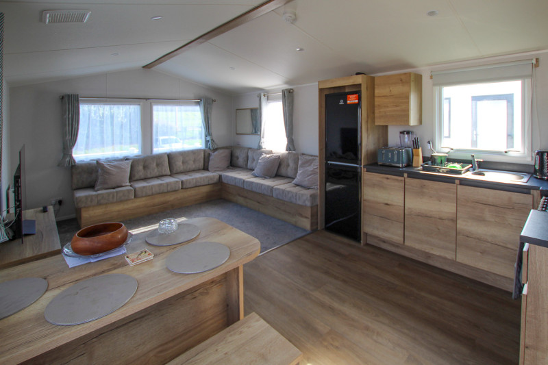 Nearly-new Willerby Midhurst 2024 static caravan at New Beach, Dymchurch, Kent