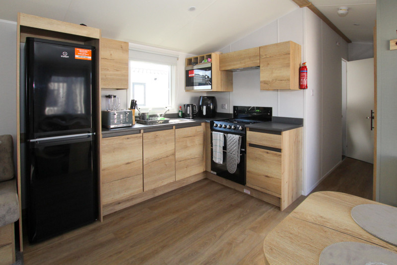 Nearly-new Willerby Midhurst 2024 static caravan at New Beach, Dymchurch, Kent