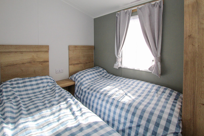 Nearly-new Willerby Midhurst 2024 static caravan at New Beach, Dymchurch, Kent