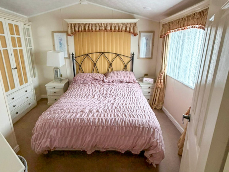 Willerby Kingswood 2006 static caravan at Haven's Kent Coast, Allhallows