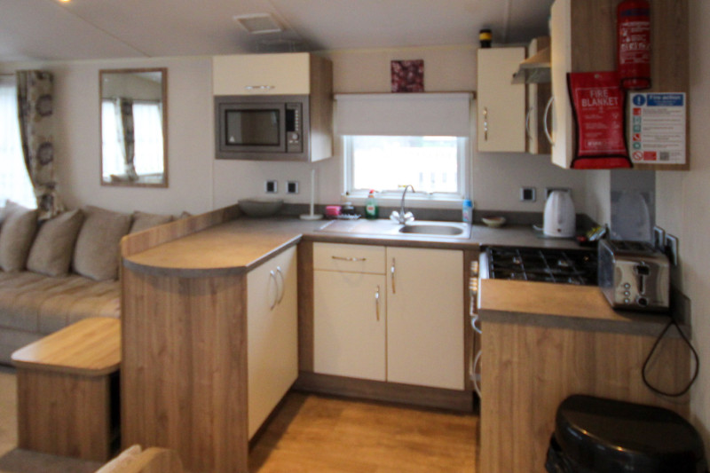 Willerby Rio 2014 static caravan + decking at Allhallows, Kent. Great condition