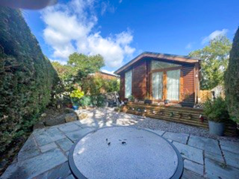 2 bedroom lodge on a small park in the Lake District near Bowness, Cumbria