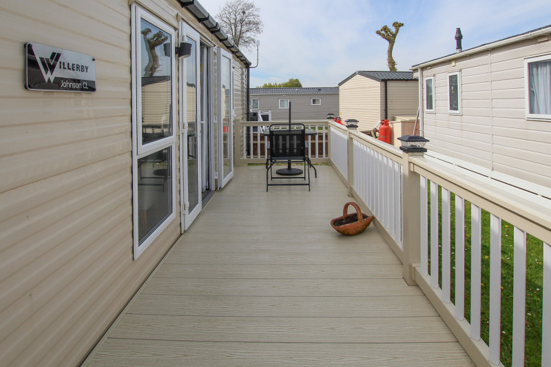 Willerby Johnson 2019 centre-lounge static on New Beach, Dymchurch, Kent