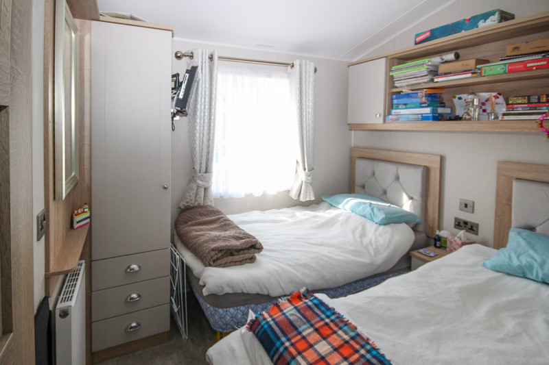 Willerby Vogue Classique 2022 static caravan for private sale sited at Haven’s Kent Coast Holiday Park, Allhallows