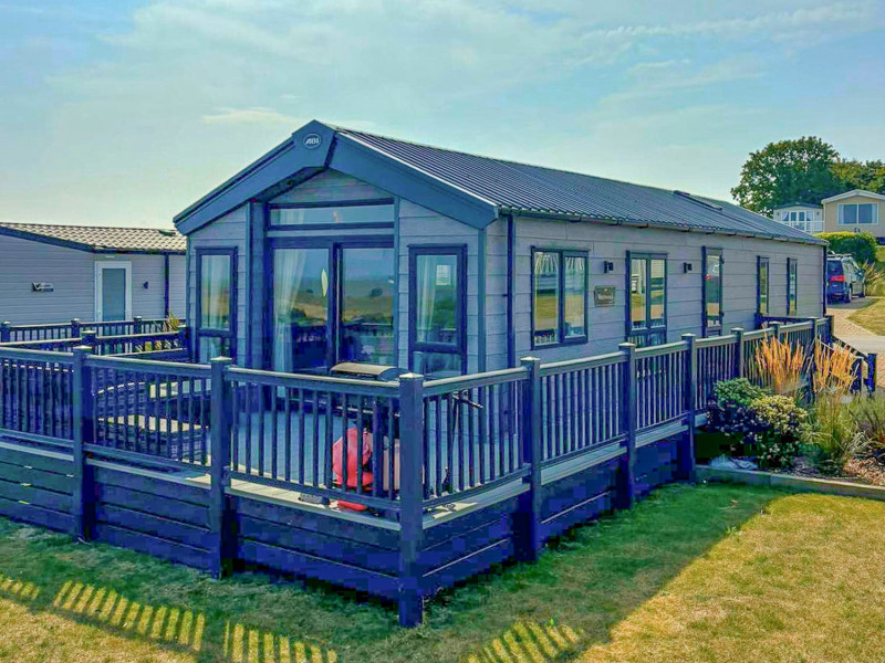 ABI Westwood Lodge 2022 sited at Allhallows, Kent. Great condition and stunning pitch