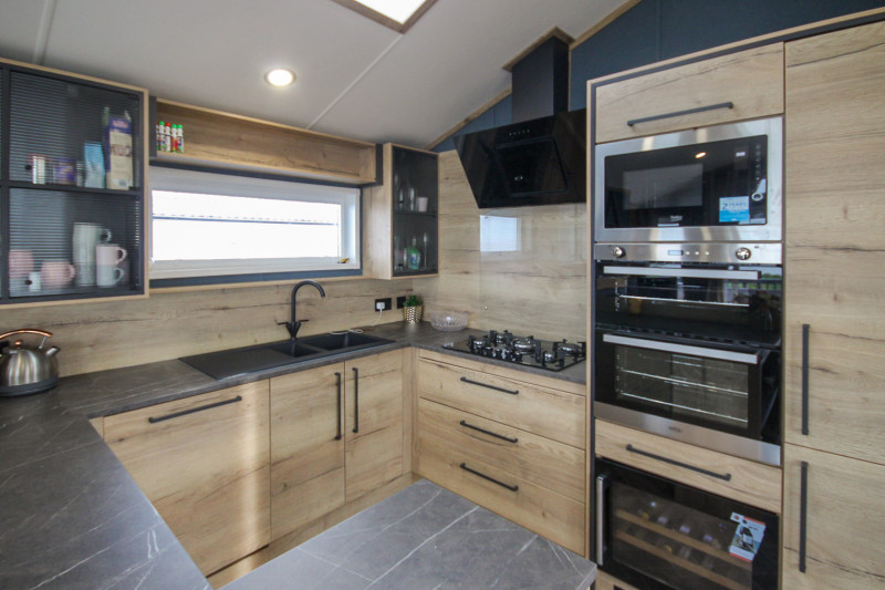 ABI Westwood Lodge 2022 sited at Allhallows, Kent. Great condition and stunning pitch