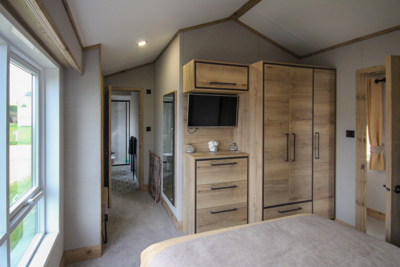 ABI Westwood Lodge 2022 sited at Allhallows, Kent. Great condition and stunning pitch