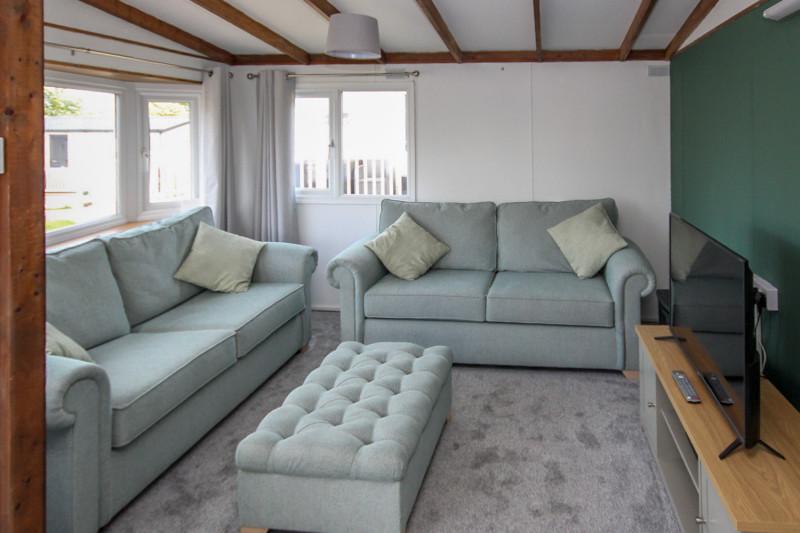 Brentmere Twin Chalet 1989 sited at Allhallows, Kent. 3 bedrooms. Fully renovated