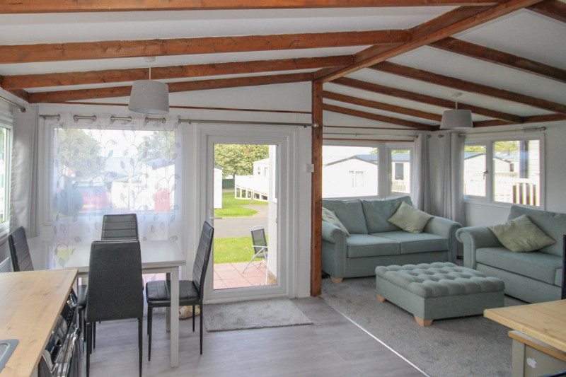Brentmere Twin Chalet 1989 sited at Allhallows, Kent. 3 bedrooms. Fully renovated
