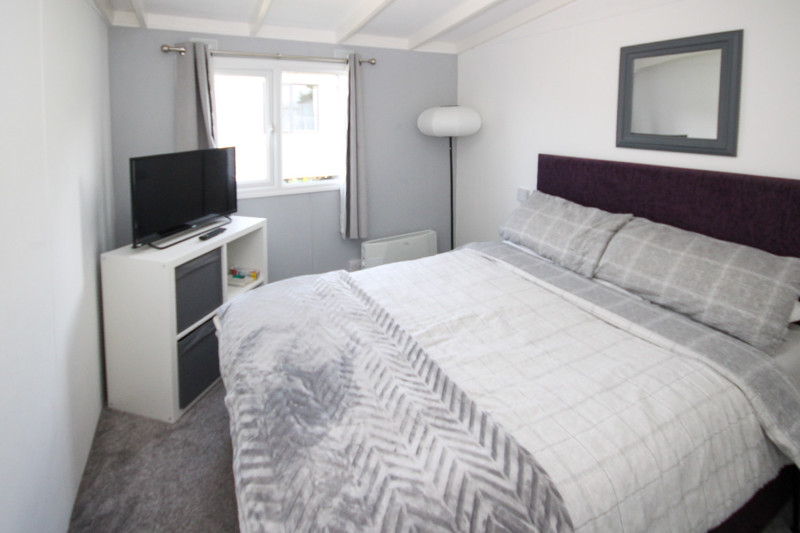 Brentmere Twin Chalet 1989 sited at Allhallows, Kent. 3 bedrooms. Fully renovated