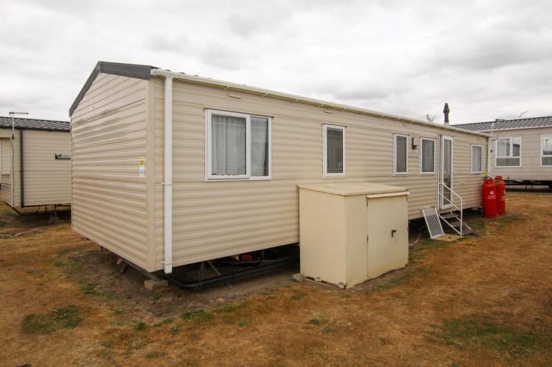 4 bedroom (10 berth) Willerby static caravan at New Beach, Dymchurch, Kent