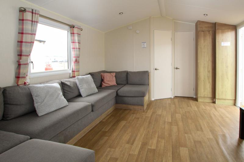 4 bedroom (10 berth) Willerby static caravan at New Beach, Dymchurch, Kent