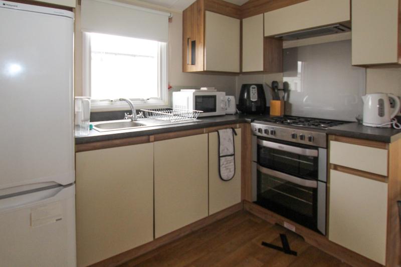 4 bedroom (10 berth) Willerby static caravan at New Beach, Dymchurch, Kent