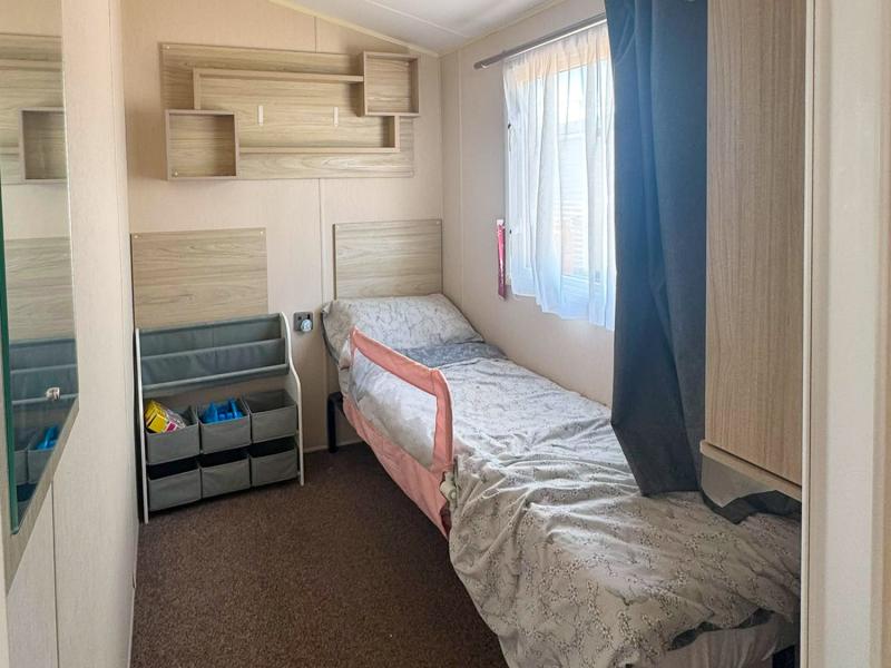 4 bedroom (10 berth) Willerby static caravan at New Beach, Dymchurch, Kent