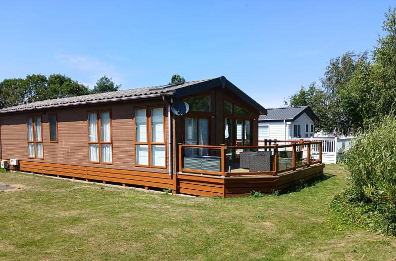 2 bedroom luxury lodge - Skegness