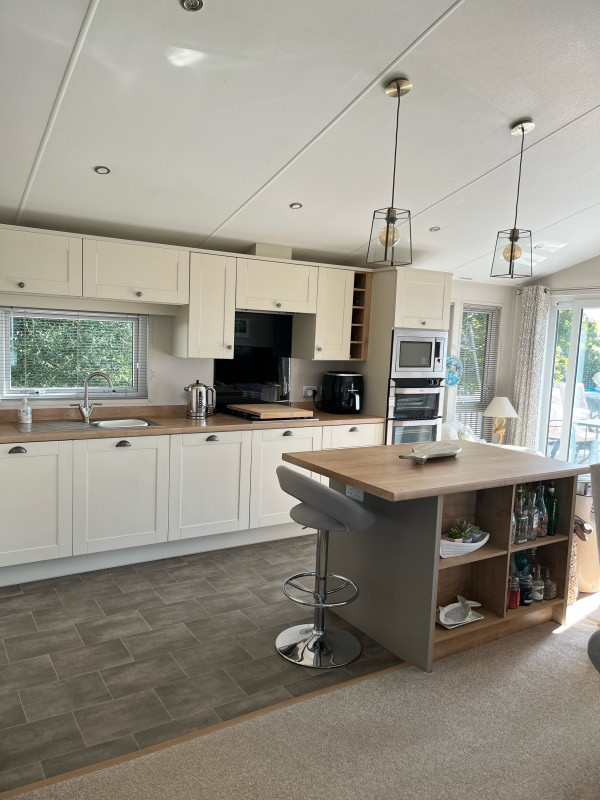 Willerby Pinehurst 2018 lodge for sale sited at Bembridge, Isle Of Wight